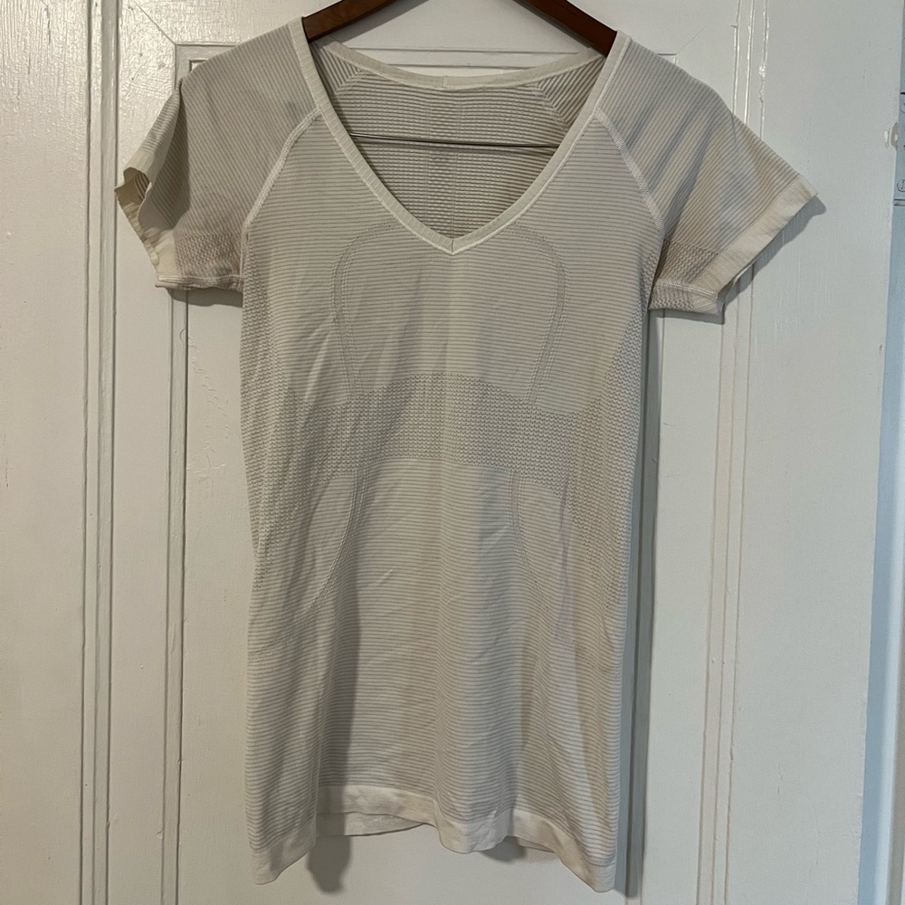 Lululemon Swiftly Tech V-Neck T-Shirt